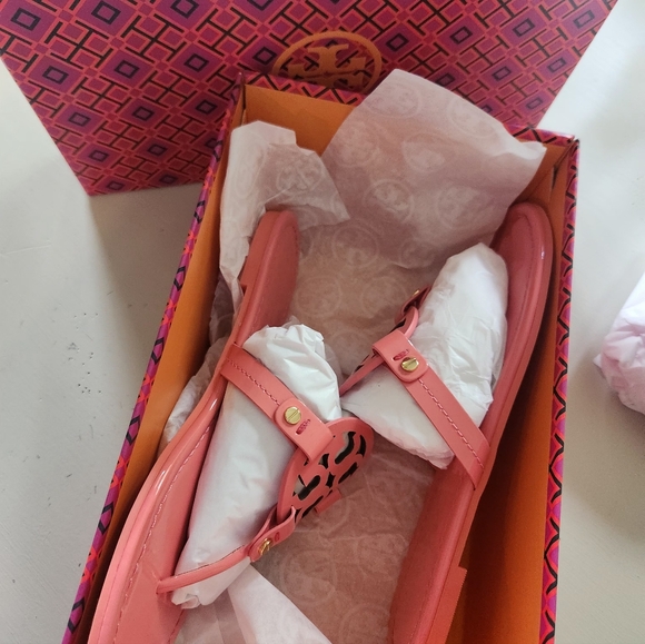 NIB Tory Burch Coral Crush Patent Miller Sandals - Picture 10 of 10